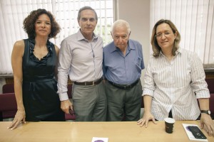 IMG_6062 אילנה, מיכה, יאיר ויפעת מיישירים מבט למצלמה