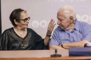 IMG_9388 (1) השופטת בדימוס ברכה אופיר-תום מחליפה מילים עם יו"ר העמותה דאז, השופט בדימוס מיכה לינדנשטראוס