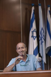 IMG_9418 מנכ"ל ארגון כל זכות בעת נאום קבלת הפרס