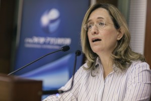 IMG_9467 אילנה דיין בעת נאום קבלת מגן השקיפות לשנת 2016