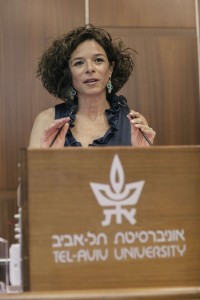 IMG_9476 יפעת זמיר, נואמת בטקס הענת מגן השקיפות 2016
