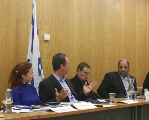 ח"כ והשר לשעבר אופיר פינס פז נואם במהלך כנס השקת מדד השקיפות באתרי הרשויות המקומיות לשנת 2016 בוועדת השקיפות בכנסת