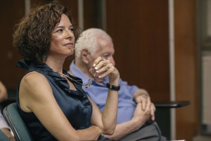 IMG_9382 יפעת מקשיבה לנאומה של אילנה