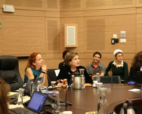 ח"כ סתיו שפיר ויו"ר העמותה נילי ארד בכנס השקת מדד השקיפות באתרי הרשויות המקומיות לשנת 2017, ועדת השקיפות בכנסת